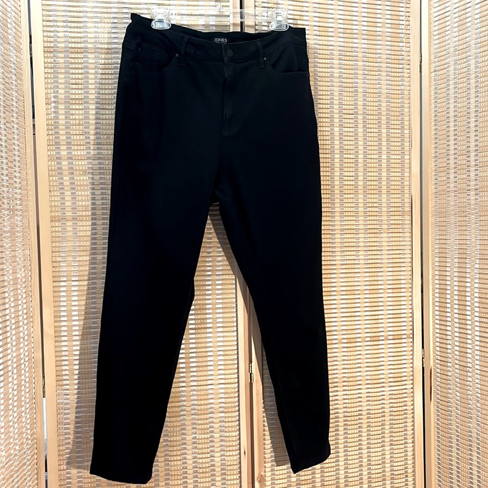 Jones NY Black Stretch Denim tapered leg Jeans 16W